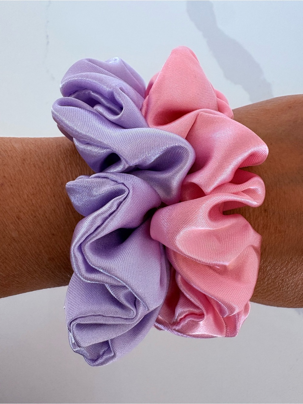 Set of 2 satin scrunchies pink, lilac new